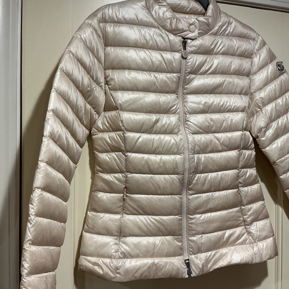 NWOT Moncler Women’s Beige Puffer Jacket, Size 3 (fits M-L) pit to pit 18 in - Picture 7 of 7